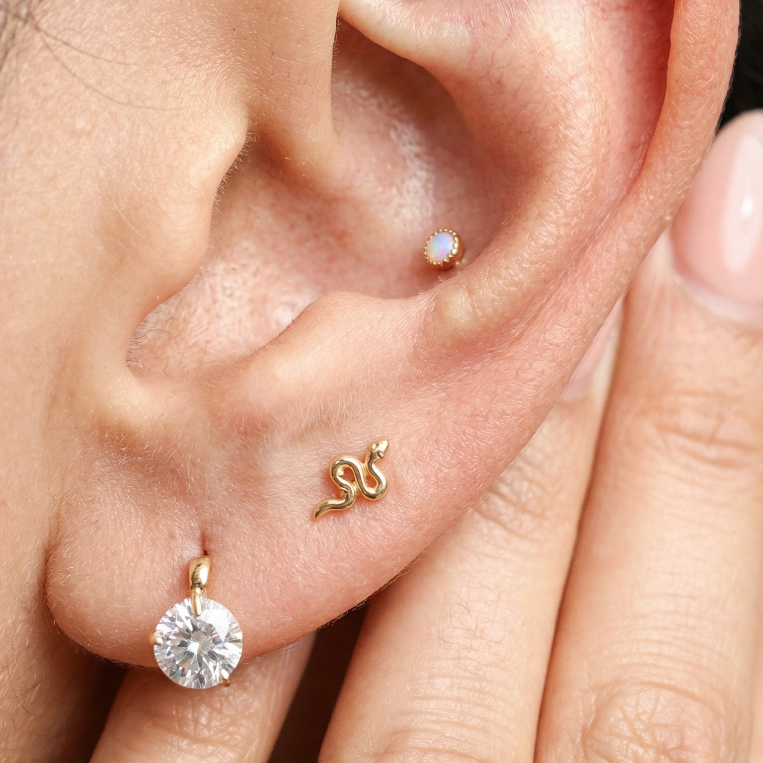 Yellow Gold Snake Threaded Flat Back Earring